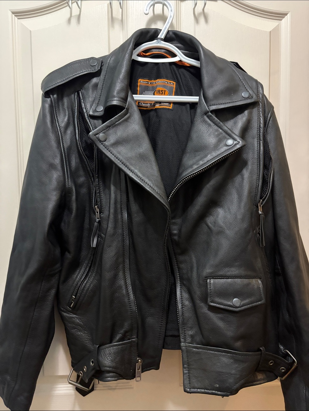 VINTAGE First Classics Leather Motorcycle Jacket - LIKE NEW - medium